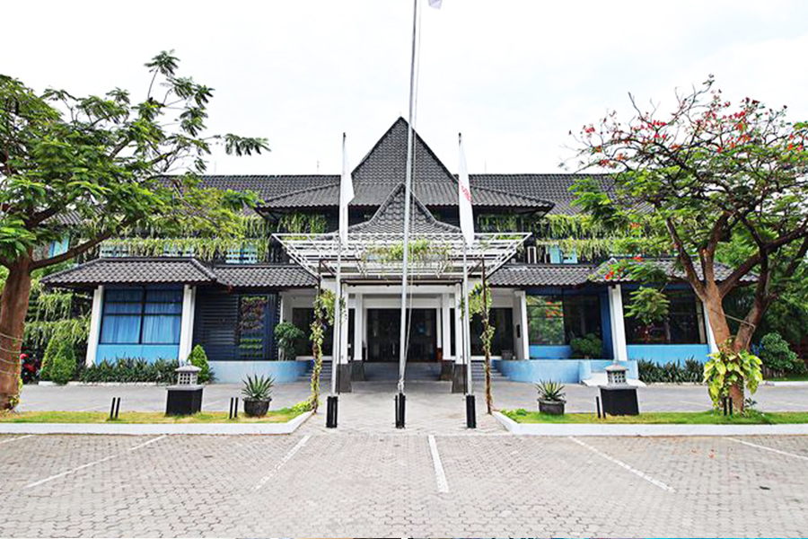 hotels near juanda international airport