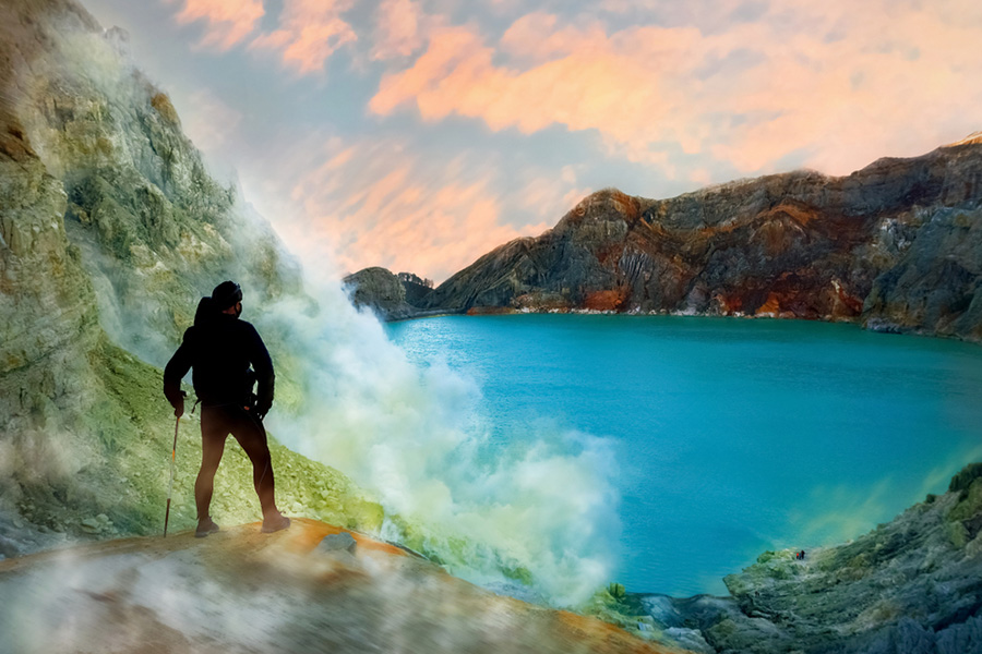 easy hiking trails in indonesia - mount ijen