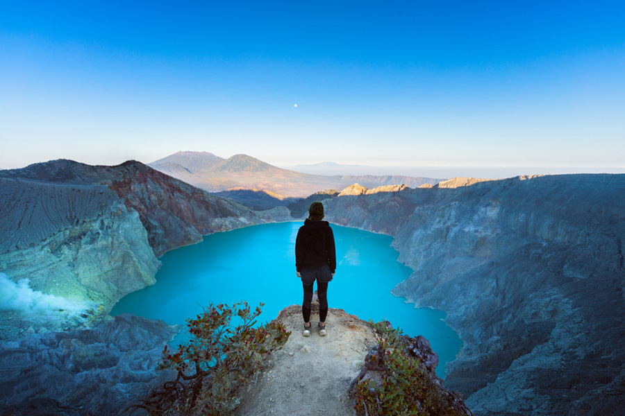 easy hiking trails in indonesia - mount ijen
