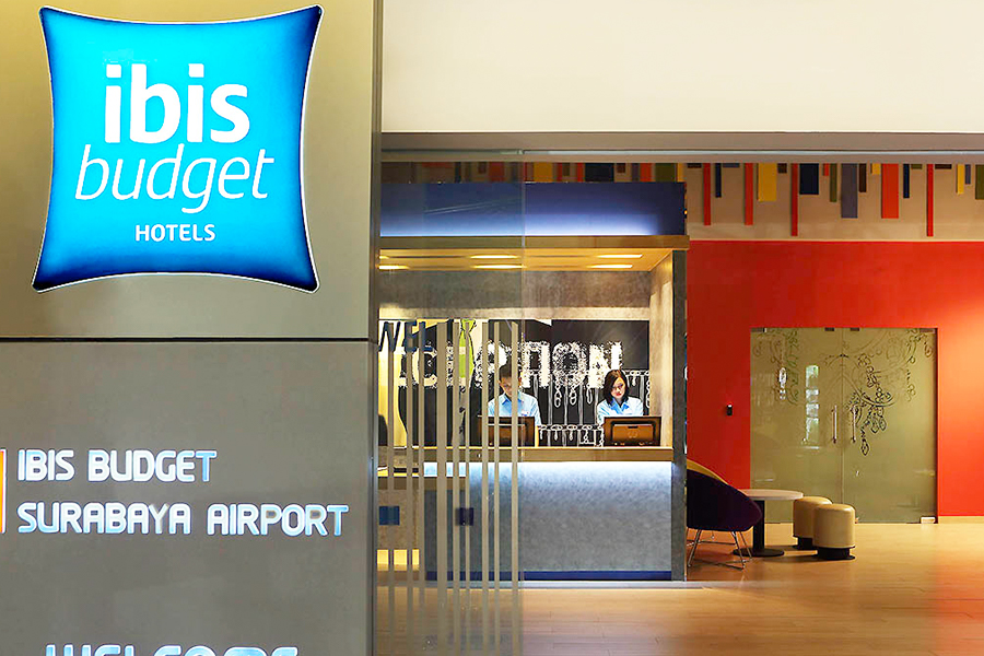 hotels near juanda international airport