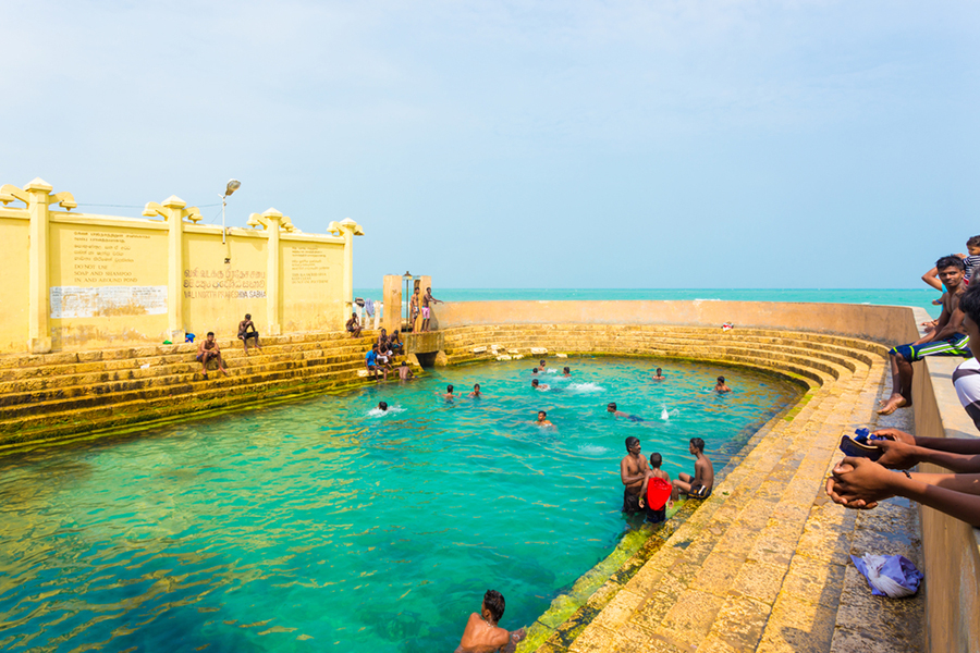 holiday in sri lanka - keerimalai pond