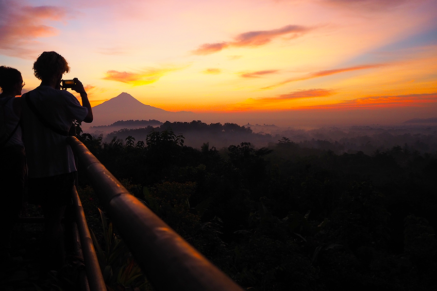 wisata sunrise magelang - Bukit Barede