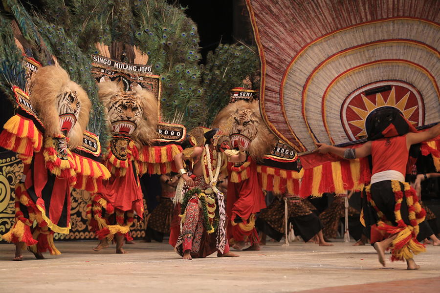 Unique Activities in East Java - reog