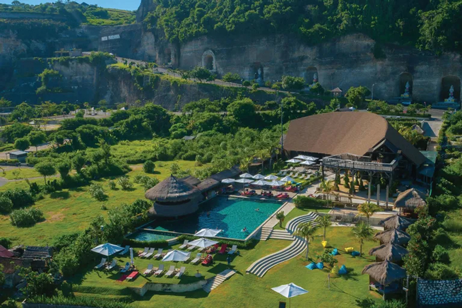 water hotels and villas in bali