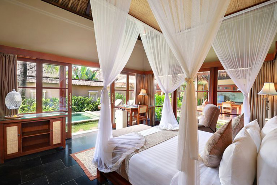 villas in bali with floating breakfast