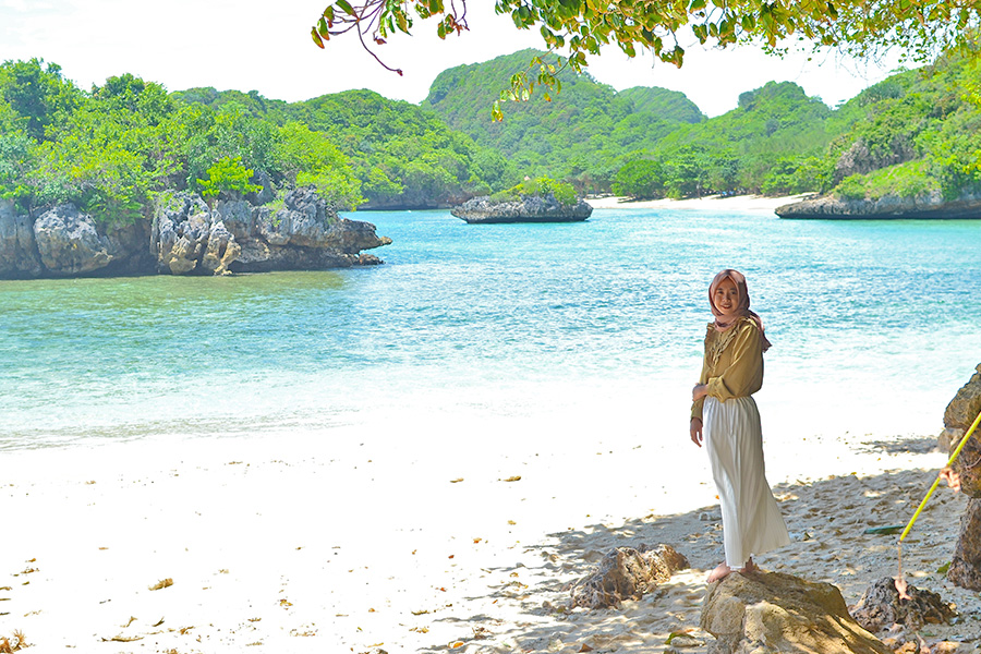 pantai di jawa timur - Pantai Gatra