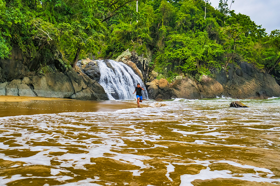 pantai di jawa timur - Pantai Banyu Anjlok