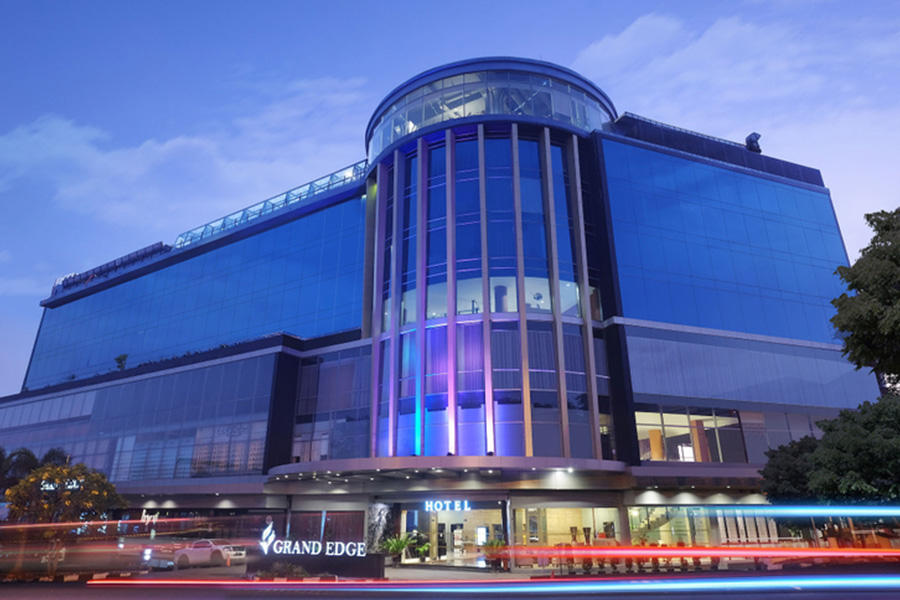 Hotel Infinity Pool di Semarang  - Grand Edge Hotel