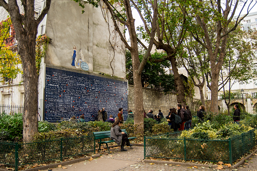 Liburan Romantis ke Paris