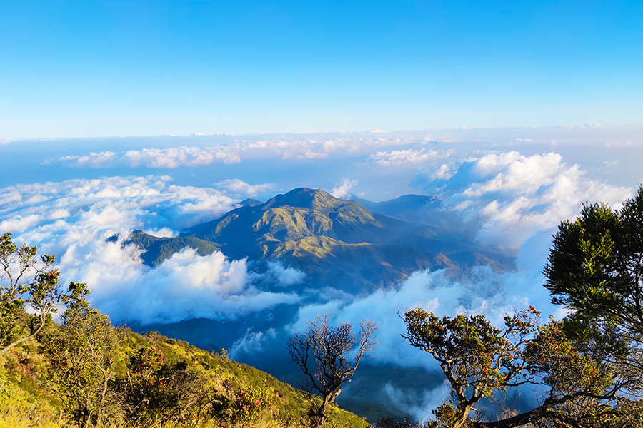 wisata di tawangmangu - Bukit Mongkrang