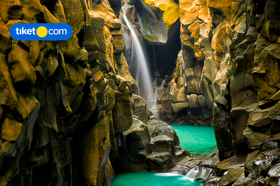 22 Curug di Sentul Bogor, Isi Liburan Dekat Alam Makin Asik & Segar!