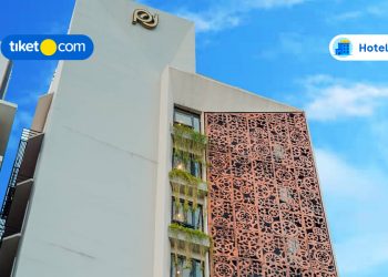 Unik! Hotel Ini Punya Dasar Kolam Renang yang Kelihatan dari Lobi!