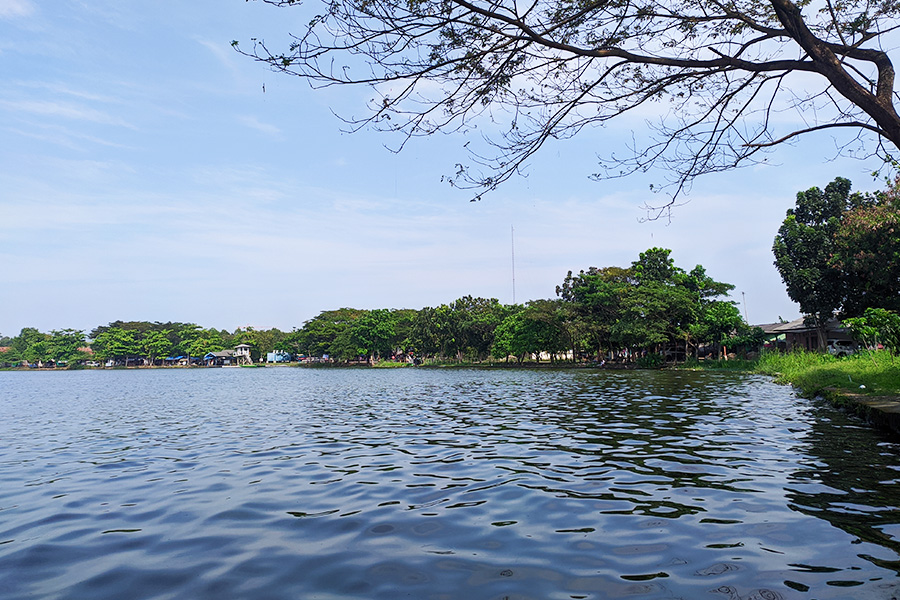 tempat wisata Karawang - Danau Cipule