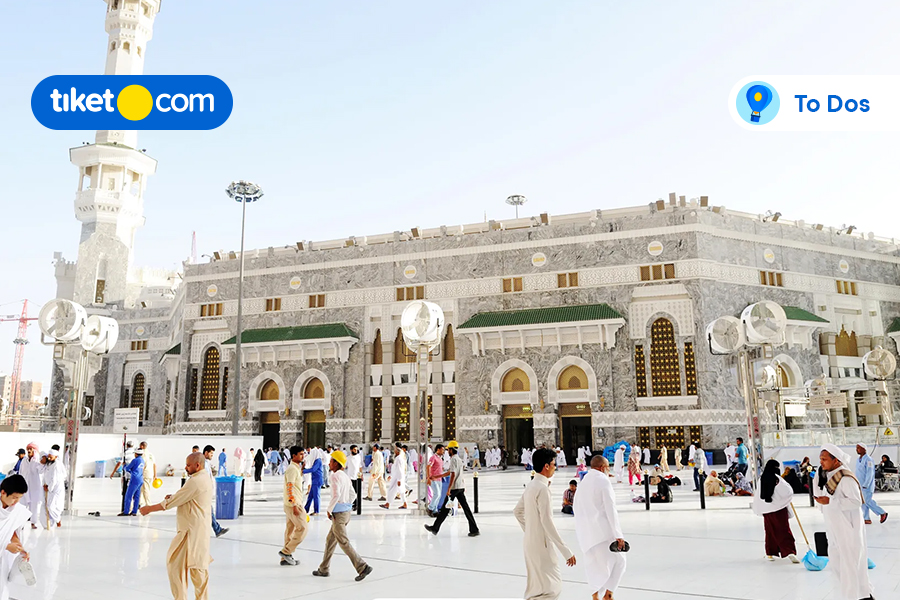 A Useful Guide Before You Leave for Umrah, Find the Tour Packages on tiket.com!