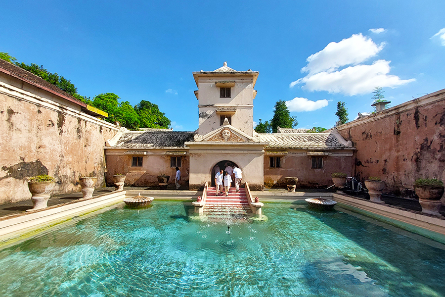 tempat bersejarah di indonesia - Taman Sari Yogyakarta