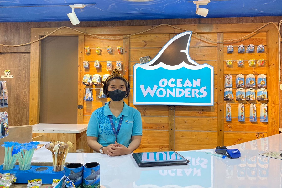Ocean Wonders, a souvenir shop in Jakarta Aquarium & Safari