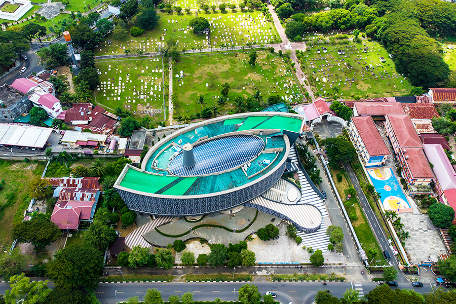 wisata banda aceh - museum tsunami aceh