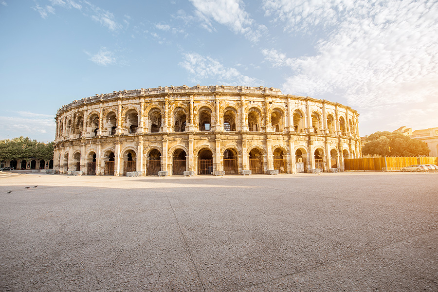 Tempat Wisata Fantastis di Prancis - Arenes de Nimes