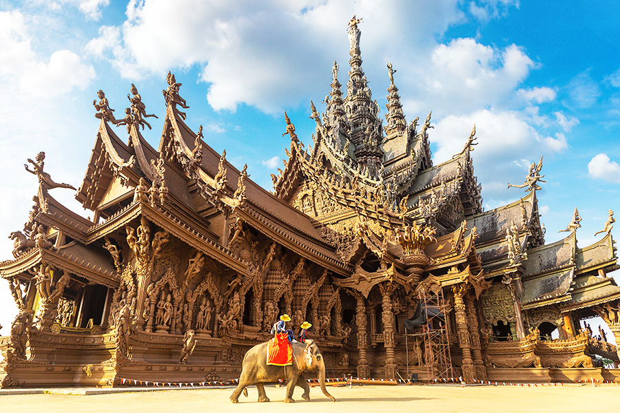 Sanctuary of Truth, destinasi wisata Thailand ikonik