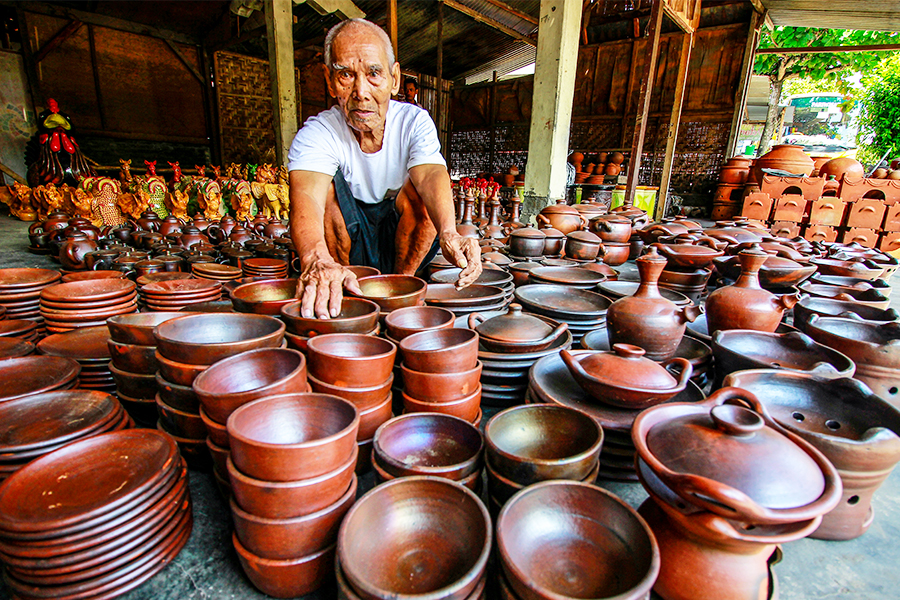 kerajinan khas indonesia - gerabah