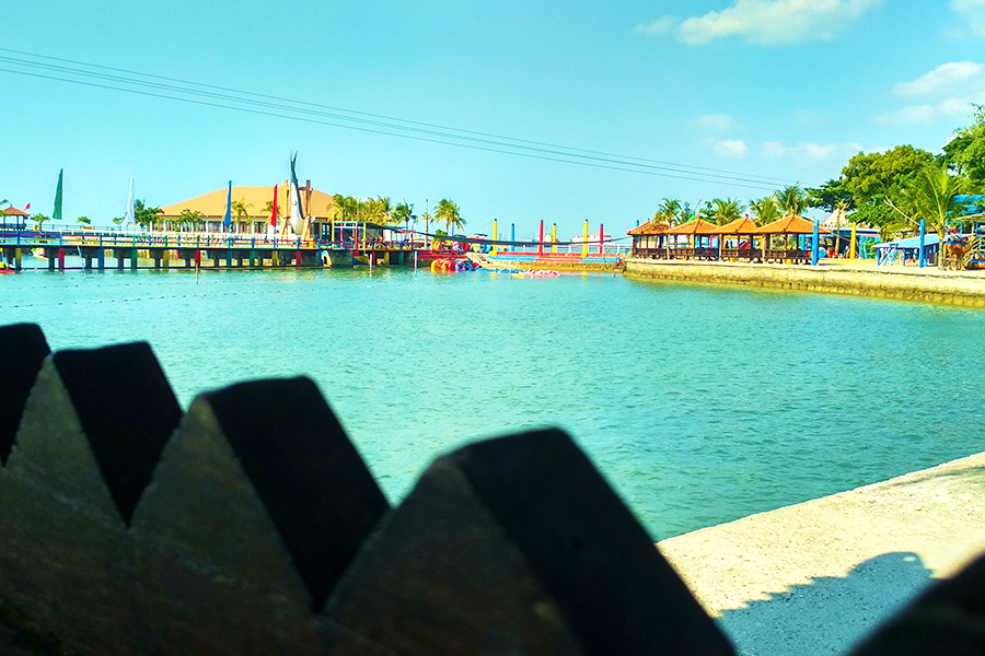 wisata bahari lamongan - pantai di WBL