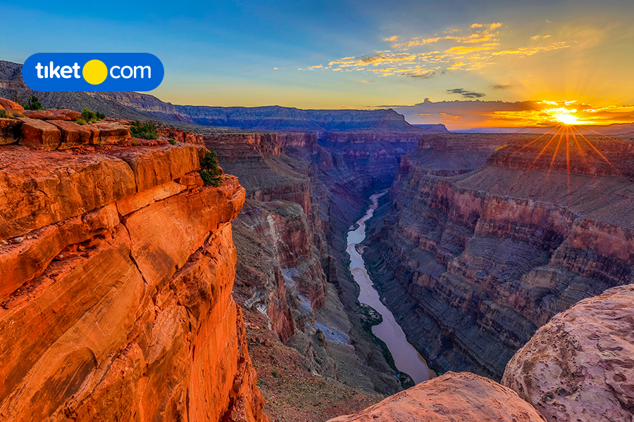 America Bucket List: Rekomendasi Tempat Wisata, Cara Apply Visa, dan Tips Liburan!