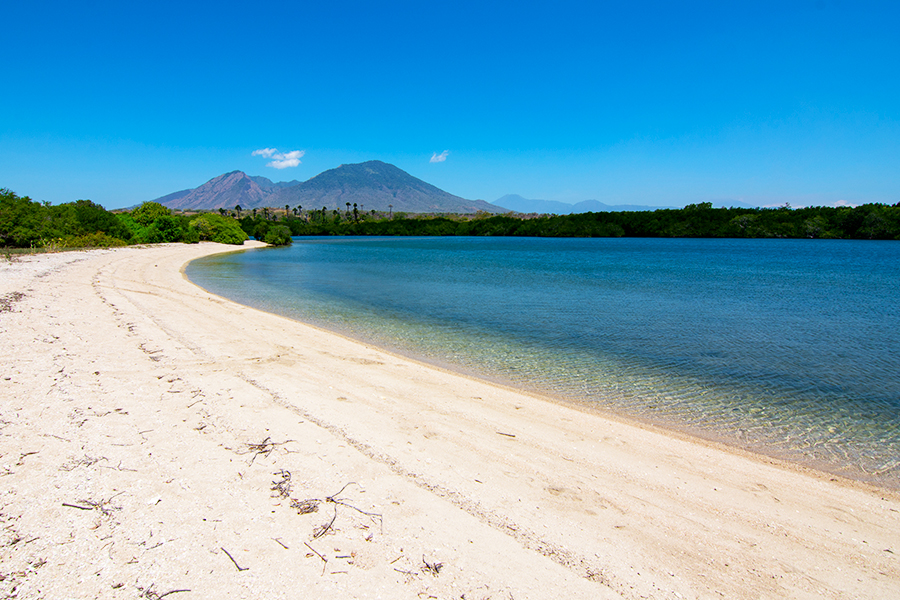 wisata situbondo - pantai sejile