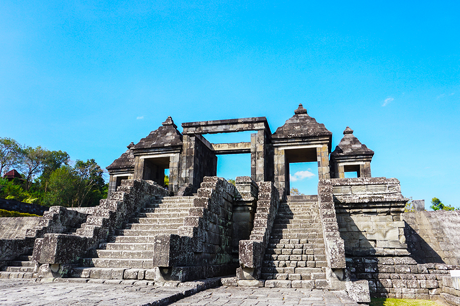 Wisata keluarga di Jogja - Keraton Ratu Boko