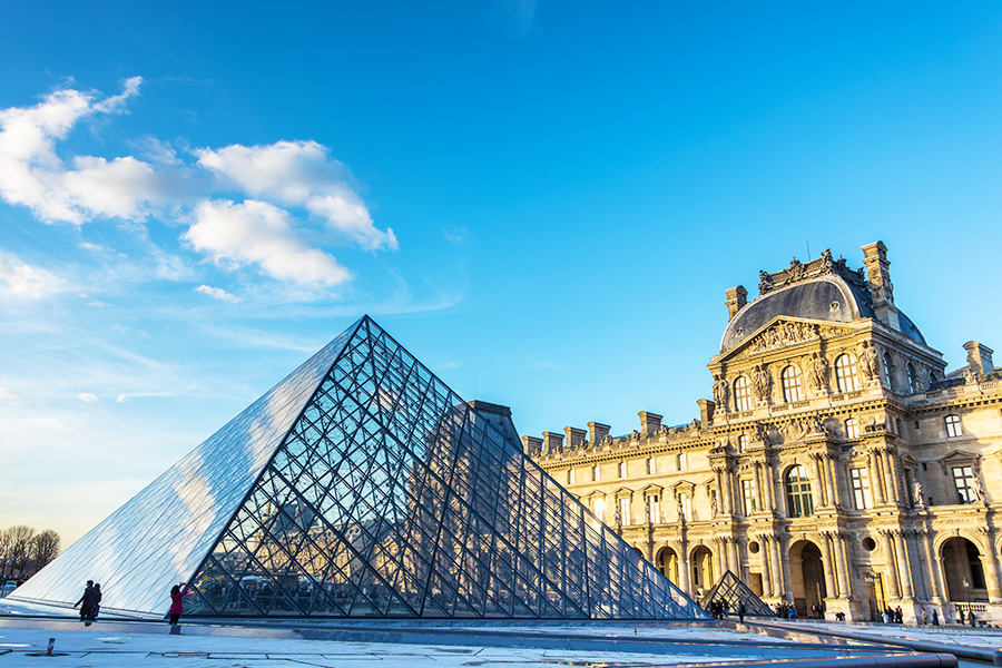Tempat Wisata di Paris - Museum Louvre