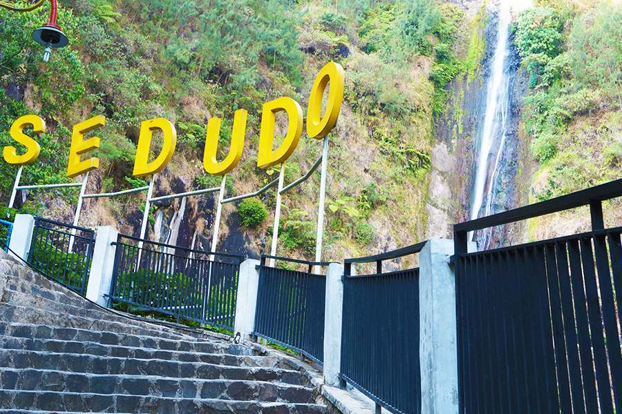 tempat wisata di nganjuk - Air Terjun Sedudo