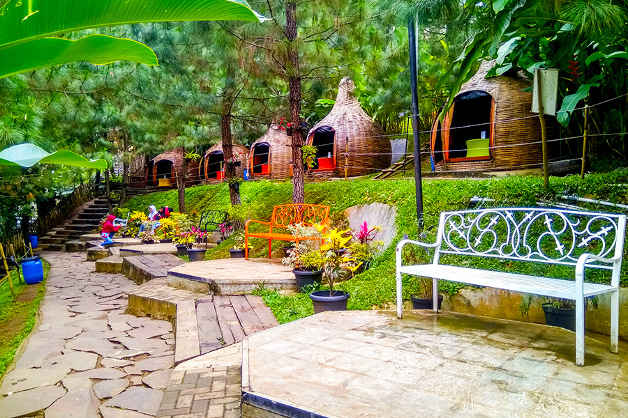 wisata lembang - The Lodge Maribaya