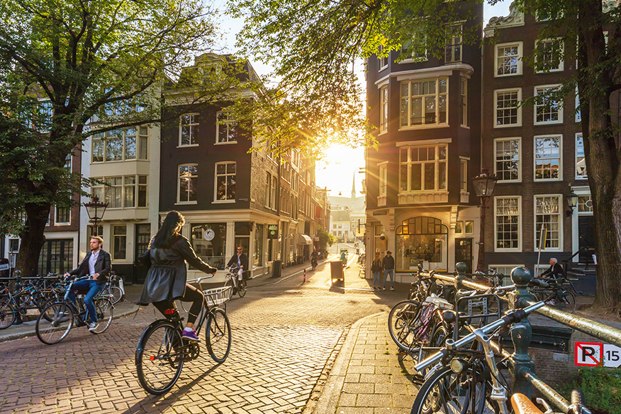 best things to do in Netherlands, go on a bike