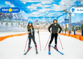 ide kado natal aktivitas bermain salju di Trans Snow World