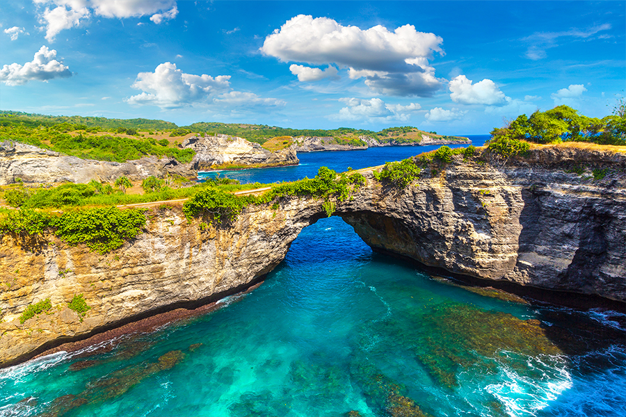 find the best time to visit nusa penida and join a tour package