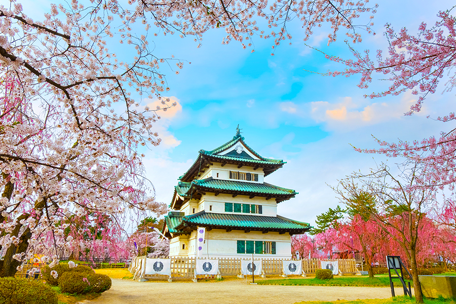 Visit Hirosaki castle using JR East Pass