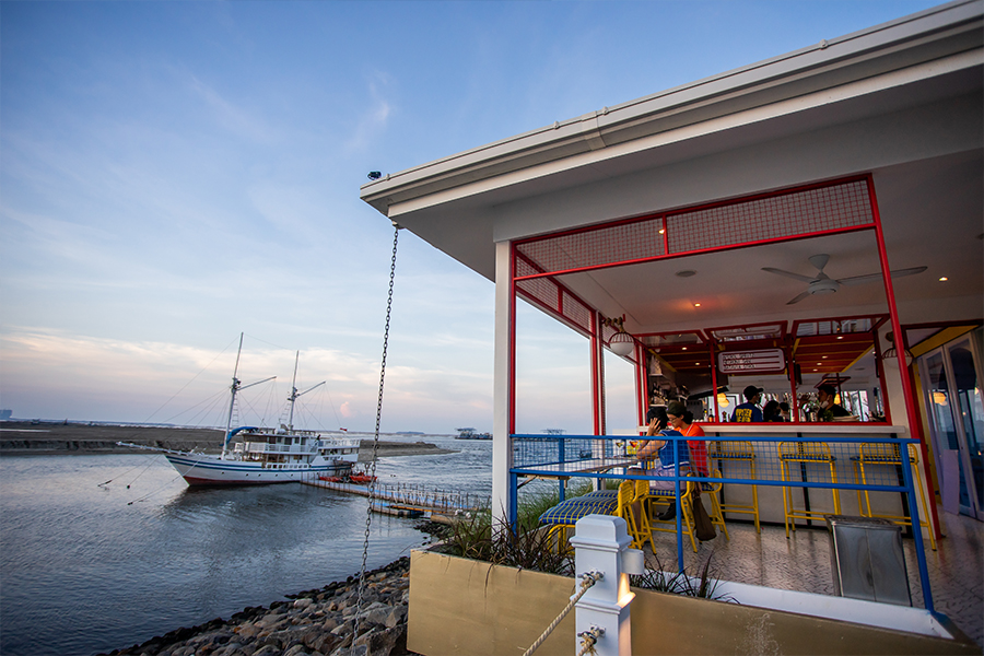 hanging out by the beach is one of the fun things to do in jakarta