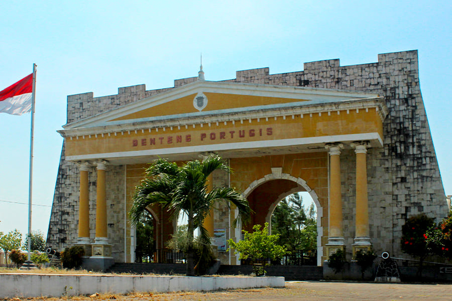 wisata jepara - Pantai Benteng Portugis