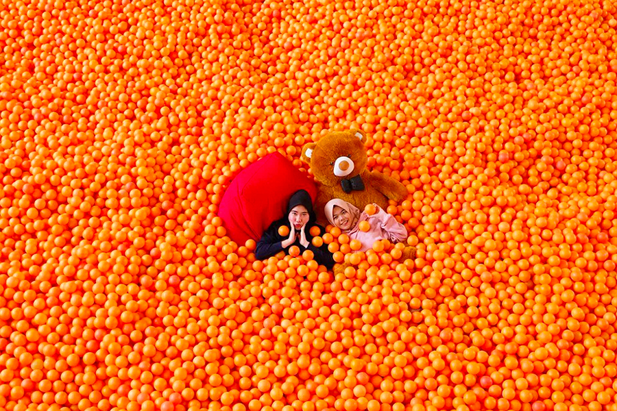 wisata dekat stasiun bandung - Centrum Million Balls