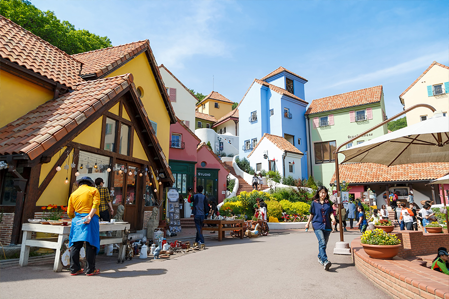 Petite France dan Italian Village jadi spot wajib dikunjungi dekat Nami Island, Korea Selatan
