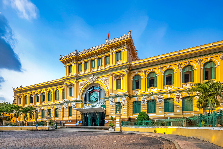 solo traveling to ho chi minh and go to this historic post office