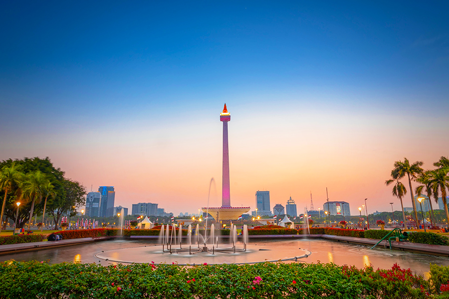 wisata malam jakarta - Monumen Nasional