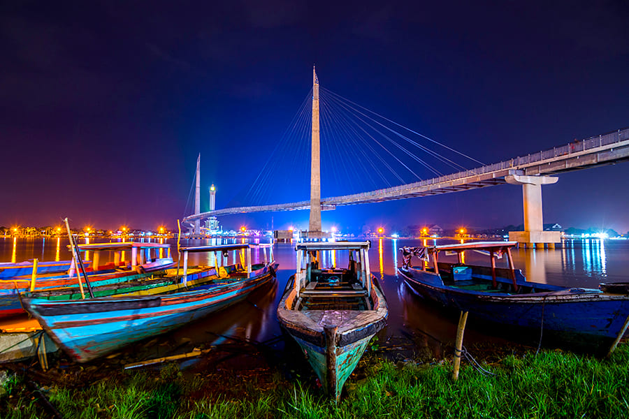 tempat wisata di jambi - Jembatan Gentala Arasy