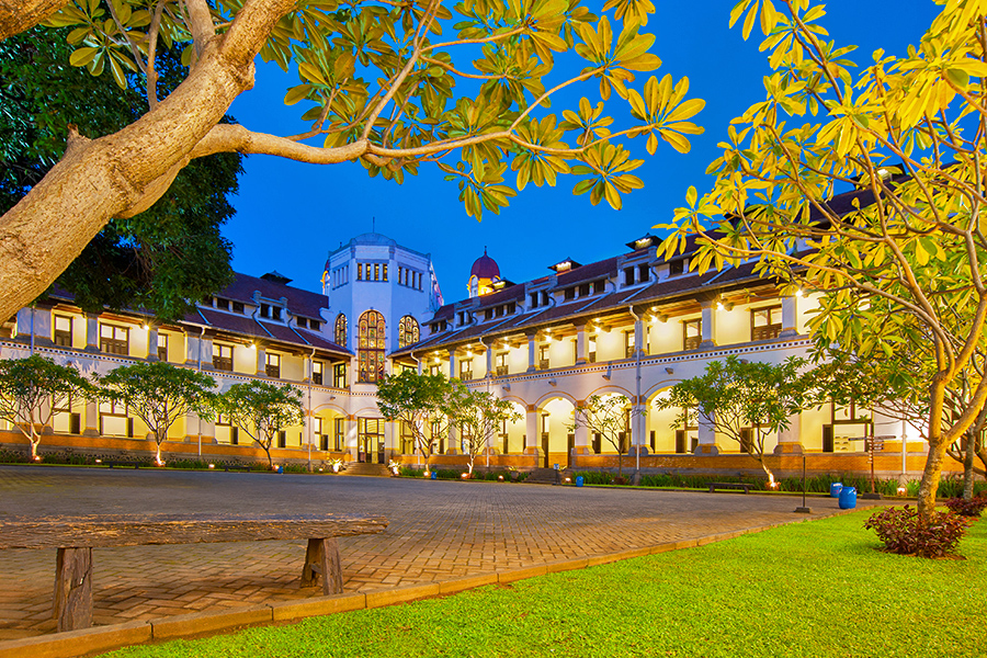 wisata malam semarang - Lawang Sewu