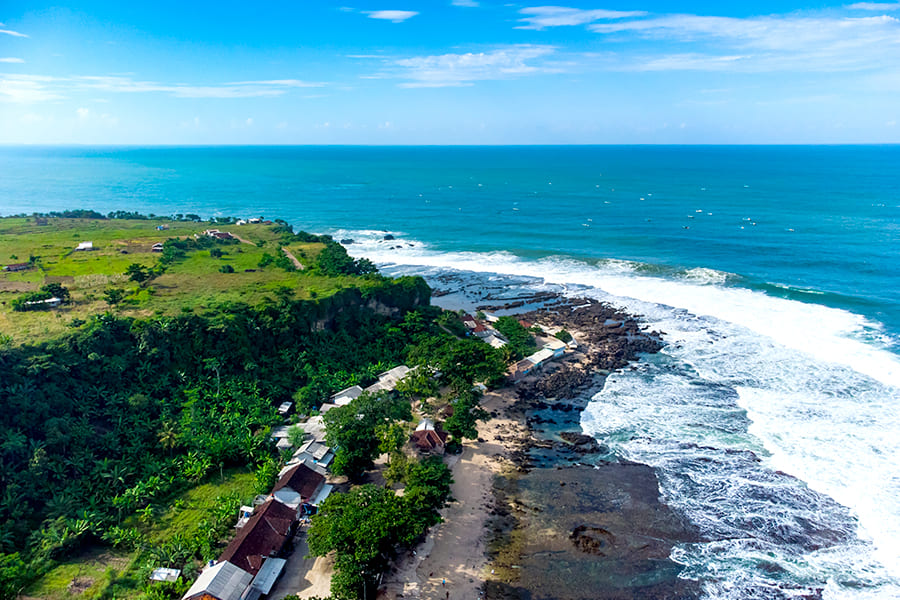 tempat wisata di garut - Pantai Rancabuaya