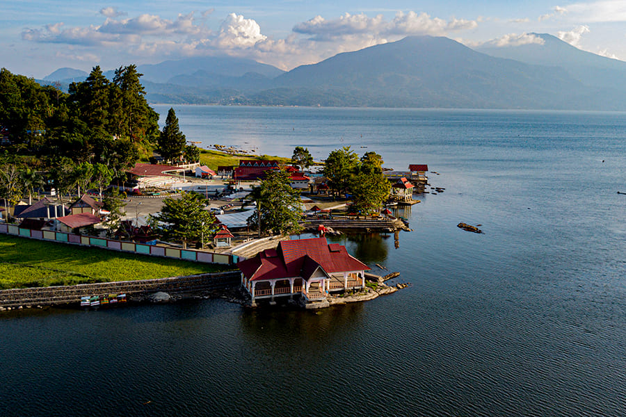 tempat wisata di jambi - Danau Kerinci