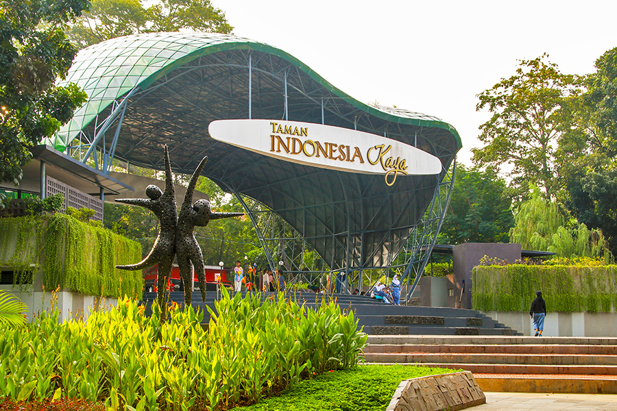 wisata malam semarang - Taman Indonesia Kaya