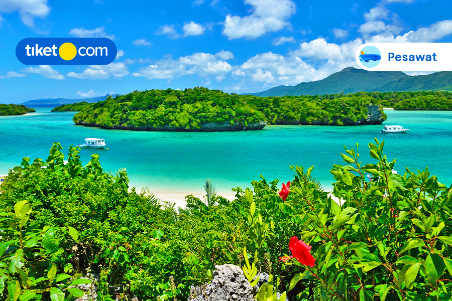 Jelajahi Okinawa Prefecture, Ada Pantai Seindah Ini di Selatan Jepang!