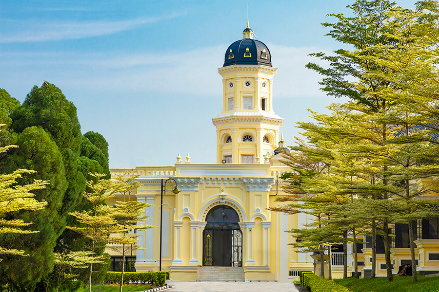Wisata di Johor Bahru - Masjid Sultan Abu Bakar