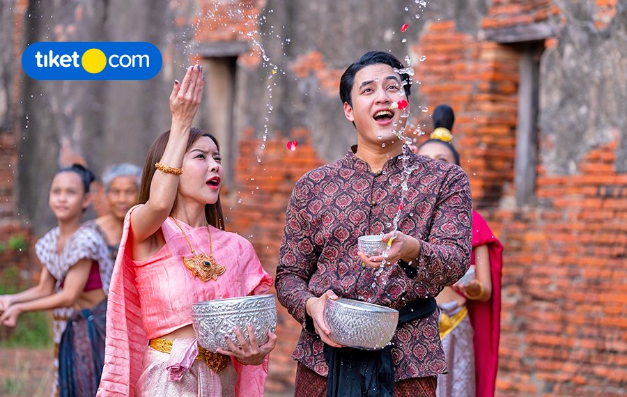 Menyambut Keseruan Festival Songkran di Thailand: Tradisi, Sejarah, dan Kemeriahan Pesta Air Terbesar di Dunia