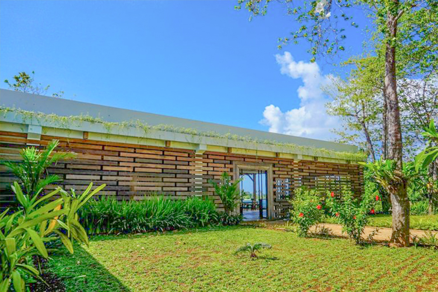resorts in wakatobi
